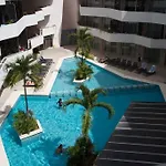Luxury Condo, Hab Privada 100Mb Ac Gym Pool Cine