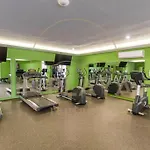 Luxury Condo, Hab Privada 100Mb Ac Gym Pool Cine