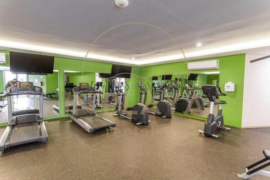 Luxury Condo, Hab Privada 100mb Ac Gym Pool Cine Apartamento